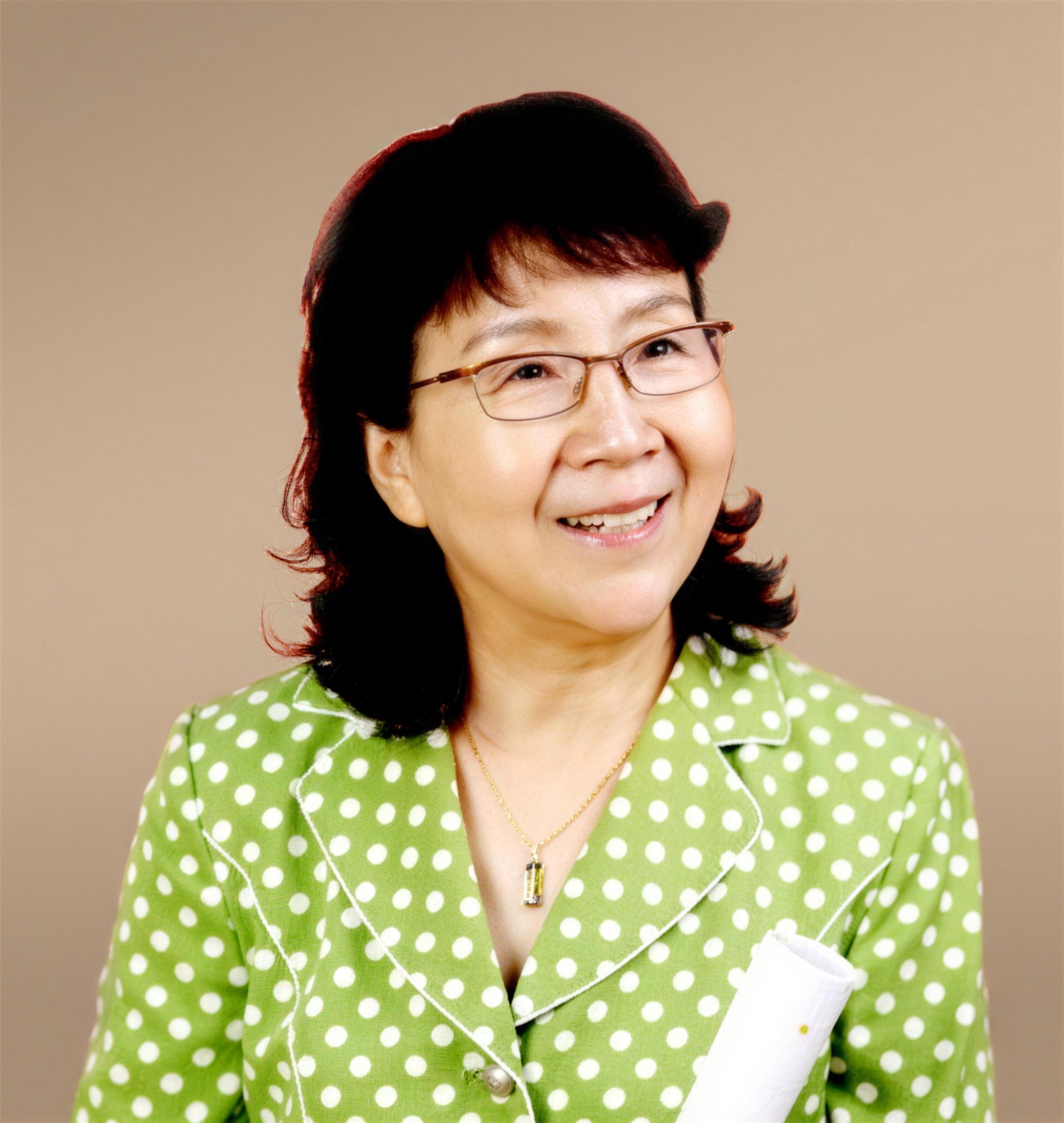 李明英